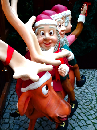 Märchenwaldbewohner am Residenz-Weihnachtsmarkt