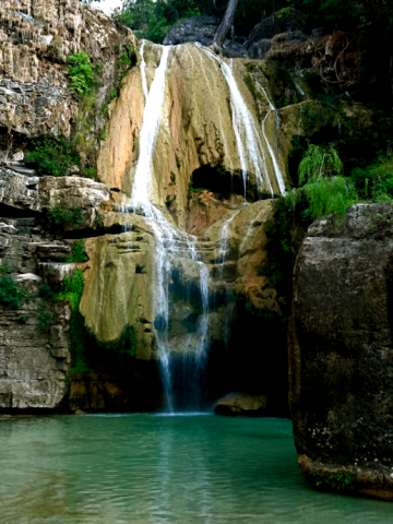 Wasserfall am Ufer des Tsiribihina River