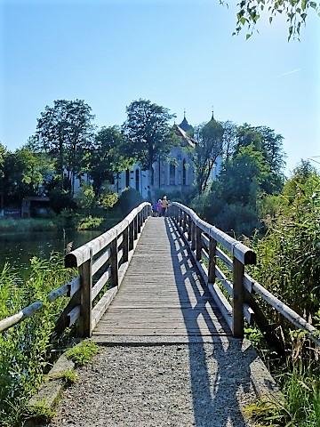 Brücke zum Kloster Seeon