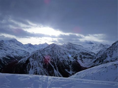 Blick ins Moiry-Tal vom Skigebiet Belatola Grimentz 