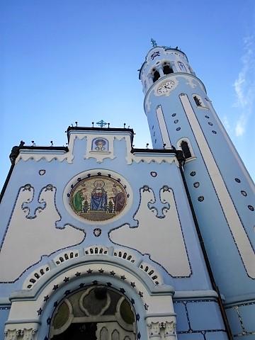 Die Sankt-Elisabeth-Kirche in Bratislava, die blaue Kirche