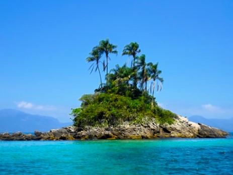 Inselchen an der Botinas Bucht bei Ilha Grande