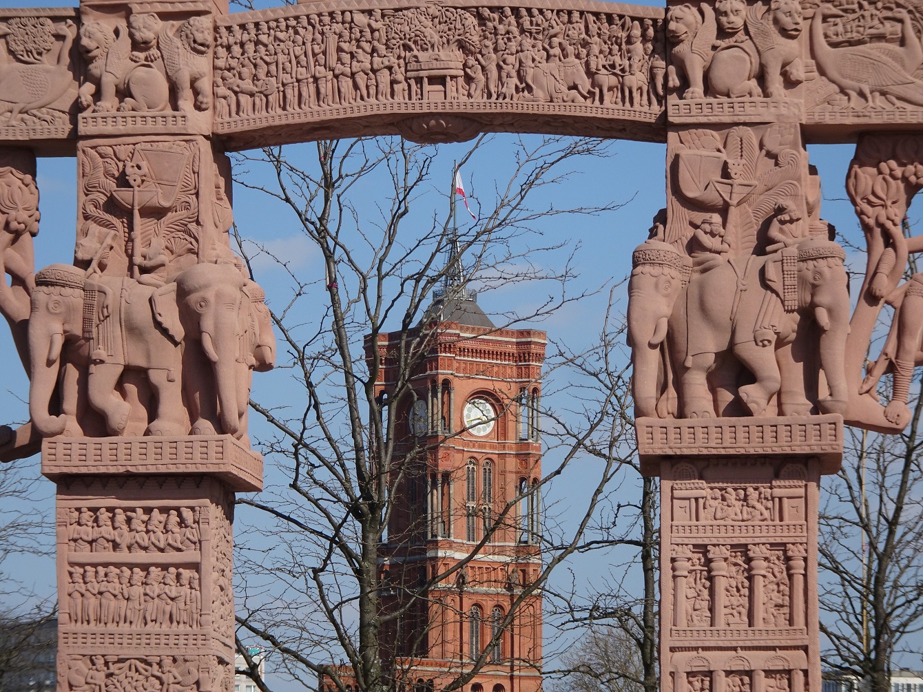 Berliner Tor von Sanchi & das zweitausendachthundertachtundsiebzigste Gedicht