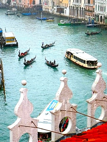 Blick vom Fondaco dei Tedeschi auf den Canale Grande