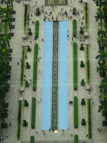 Zu Füßen der Petronas-Towers