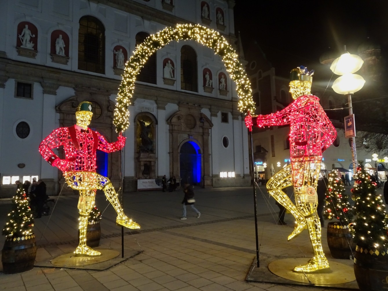 Schäfflerlightshow & das zweitausendachthundertneunzehnte Gedicht