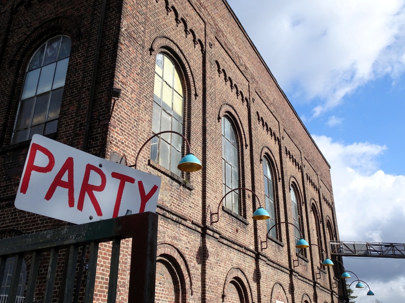 Fröhliche Morgensonne & das zweitausendachthundertzweiundfünfzigste Gedicht