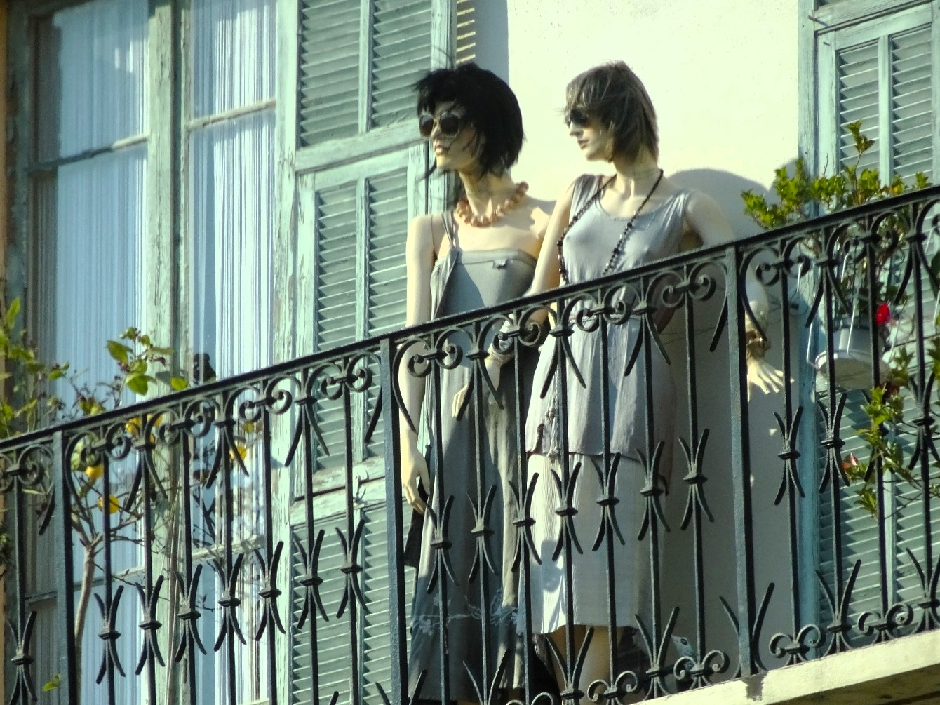 Coats d’Azur & das zweitausendachthundertfünfundsechzigste Gedicht