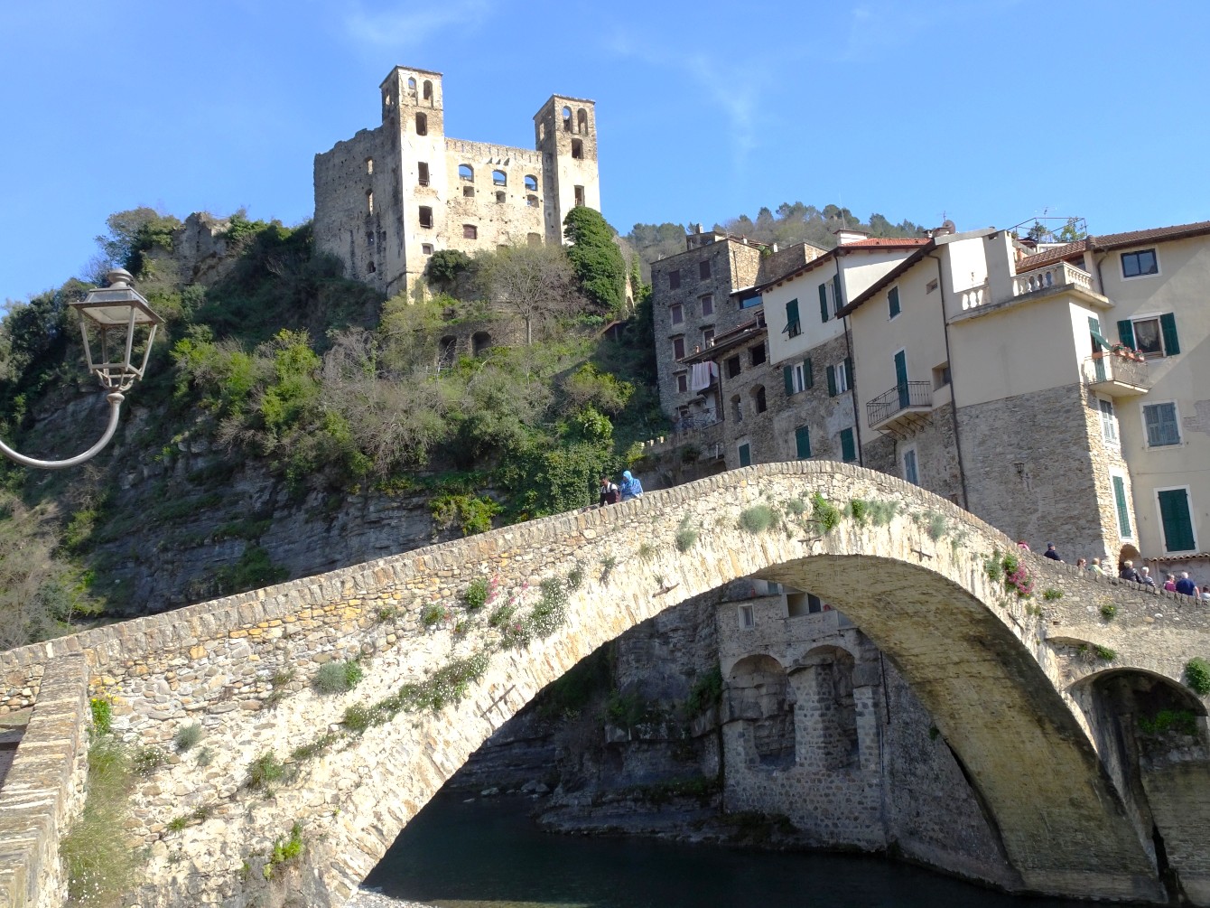 Ponte Vecchio di Dolceacqua & das zweitausendachthundertneunundfünfzigste Gedicht