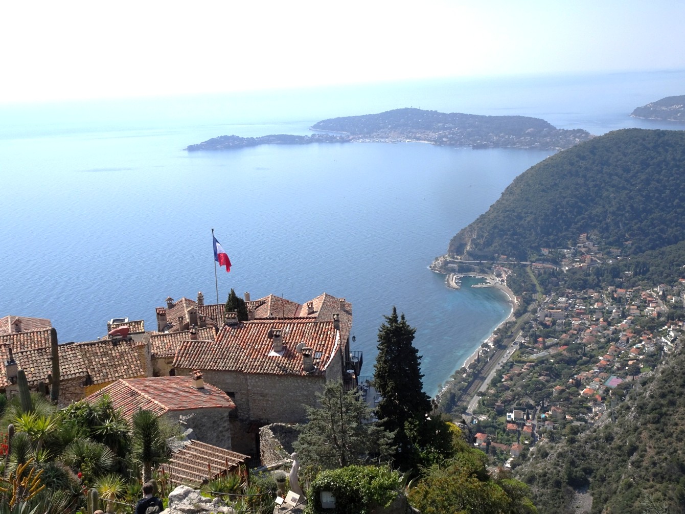 Top of Eze & das zweitausendachthundertachtundsechzigste Gedicht